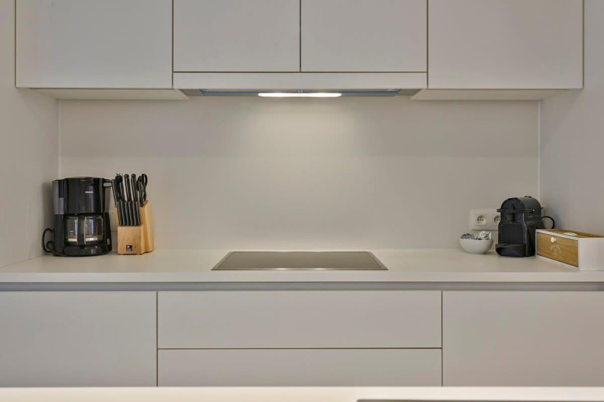 Huswell - Stunning Apartment At The Beachfront Of De Haan Eksteriør billede